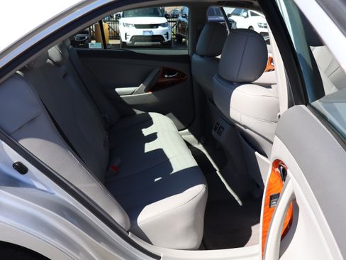 Used 2011 Toyota Camry XLE image 14