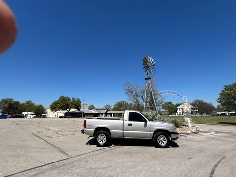 Used 2004 Chevrolet Silverado 1500 LS image 10