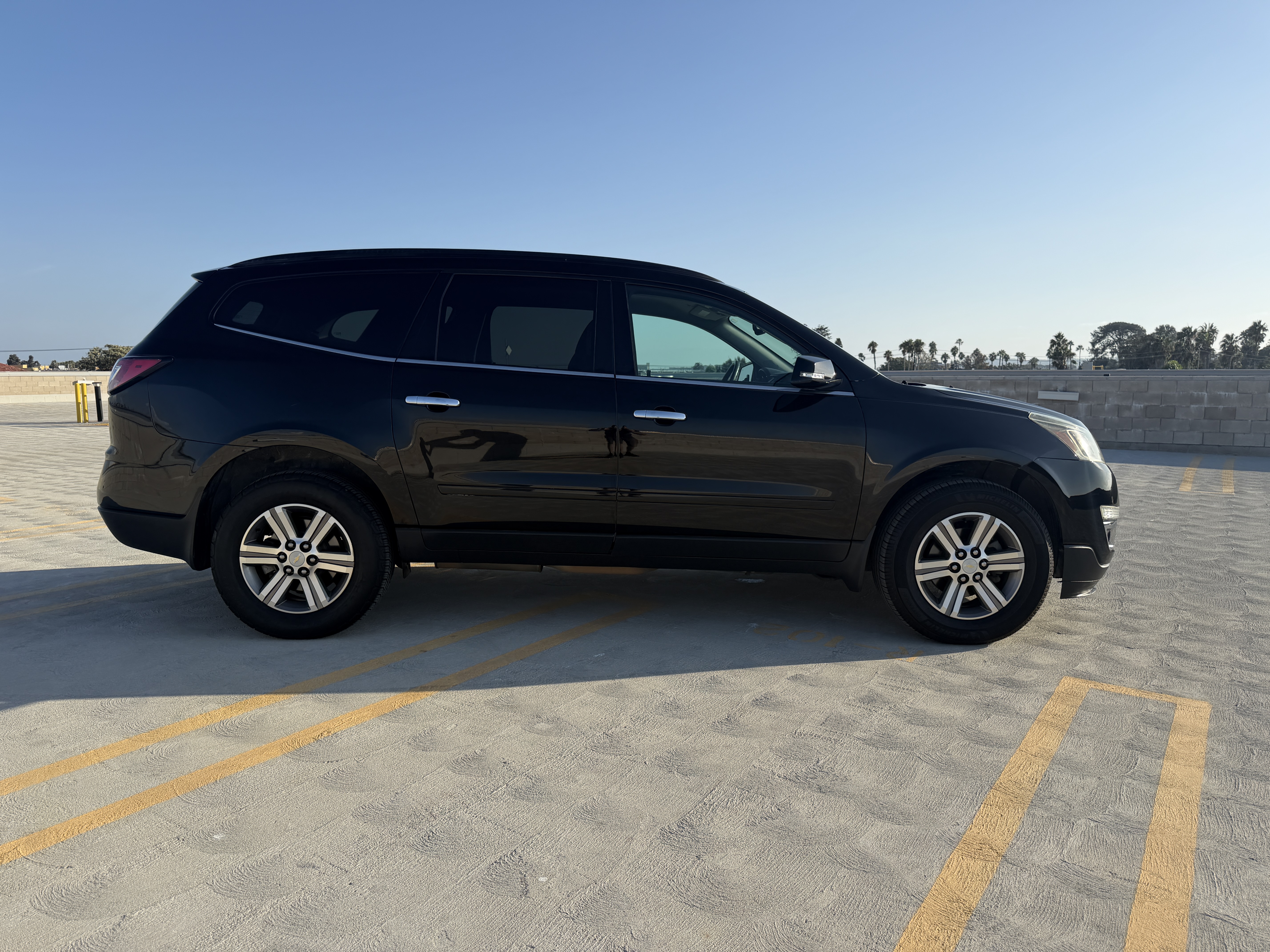 Used 2016 Chevrolet Traverse FWD LT w/ 2LT image 7
