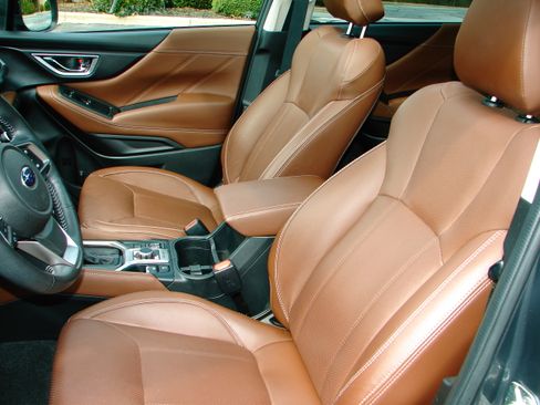 Used 2020 Subaru Forester Touring image 4