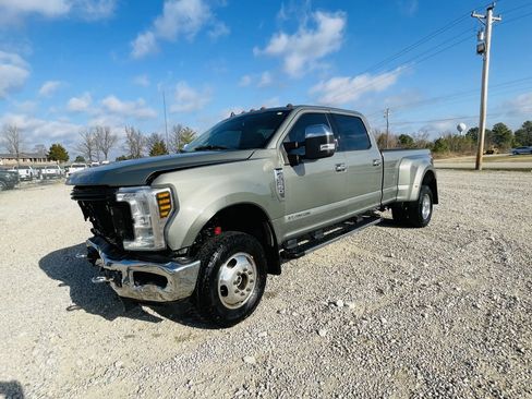 Used 2019 Ford F350 XLT image 2