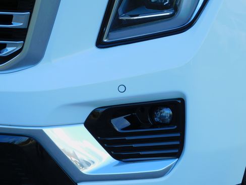 Used 2025 GMC Yukon Denali image 12