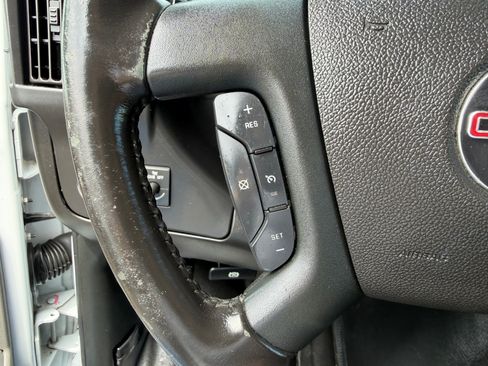Used 2022 GMC Savana 2500 RWD image 11