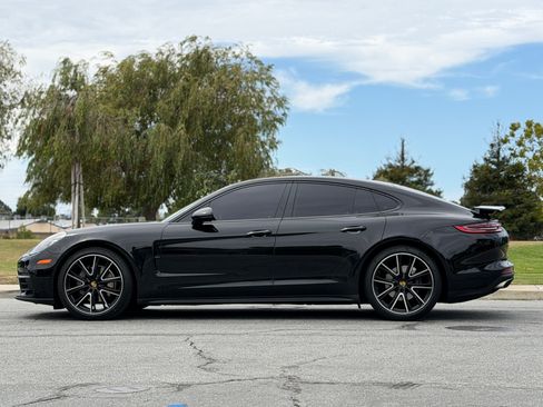 Used 2018 Porsche Panamera 4 image 2