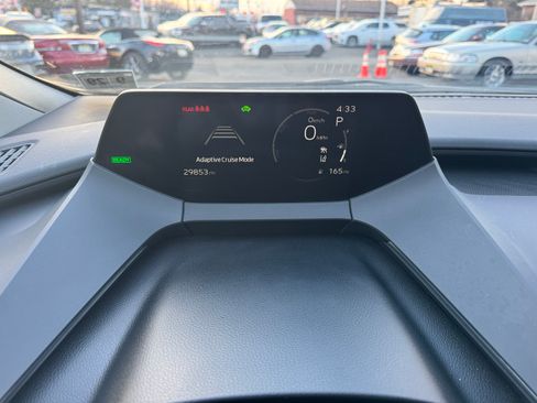 Used 2024 Toyota Prius LE image 5