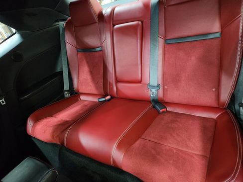 Used 2014 Dodge Challenger SRT8 RWD image 21