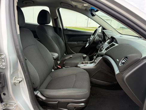Used 2011 Chevrolet Cruze Eco FWD image 15