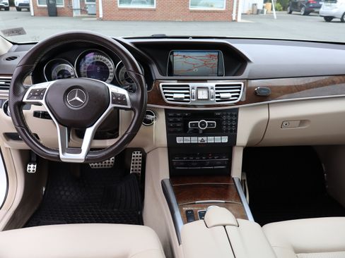 Used 2014 Mercedes-Benz E 350 4MATIC Sport image 17
