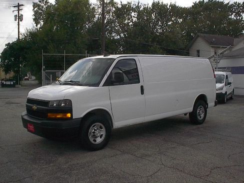 Used 2021 Chevrolet Express 3500 Extended RWD image 8