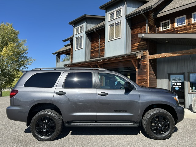 Used 2018 Toyota Sequoia 4WD SR5 image 3
