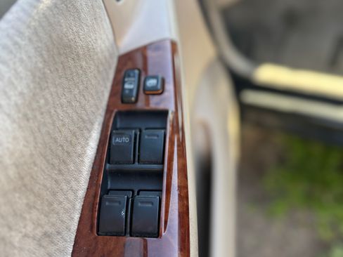 Used 2006 Toyota Corolla CE image 8