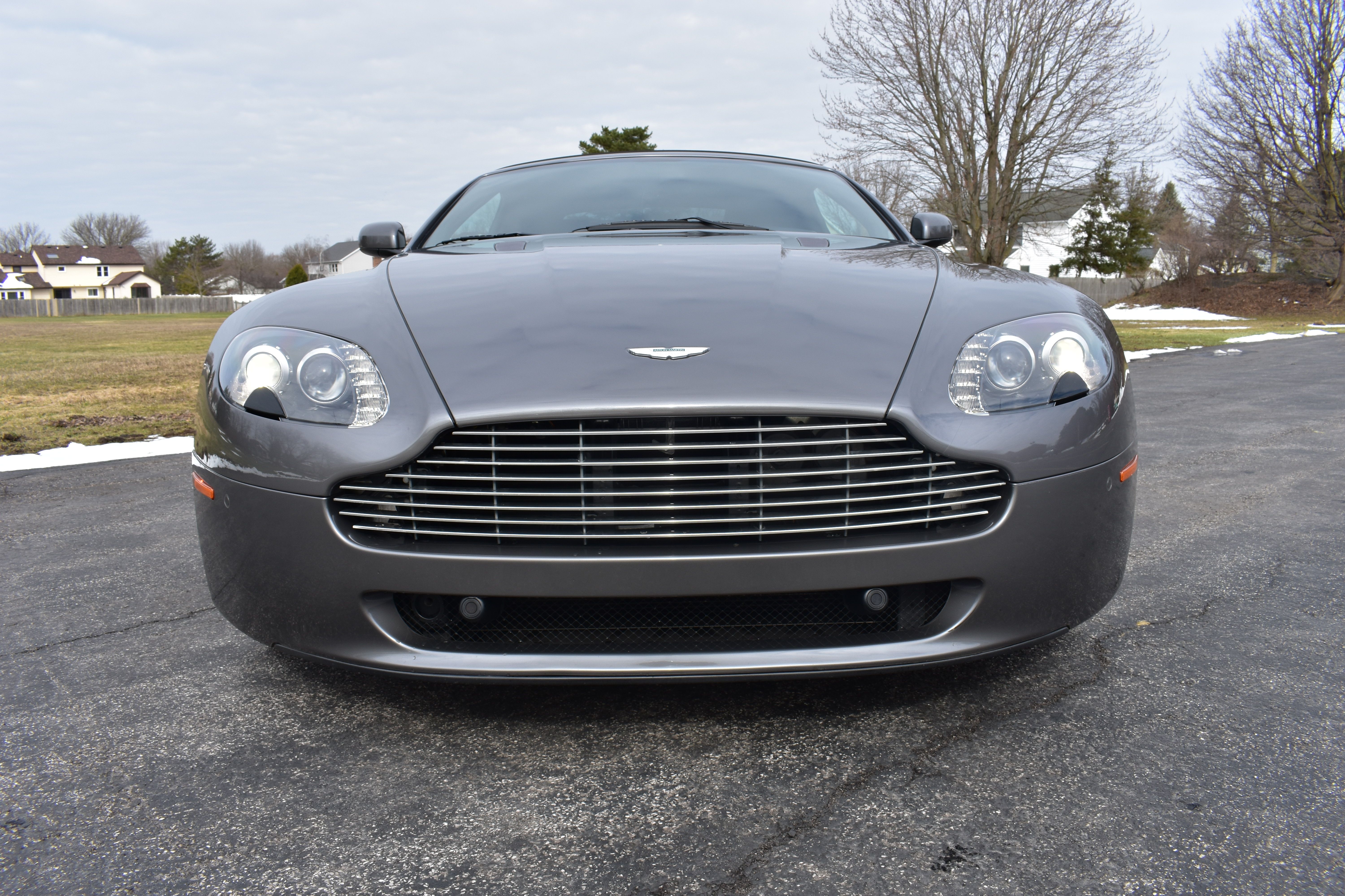 Used 2009 Aston Martin V8 Vantage Roadster RWD image 28