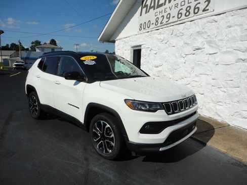 Used 2023 Jeep Compass 4WD Limited image 3