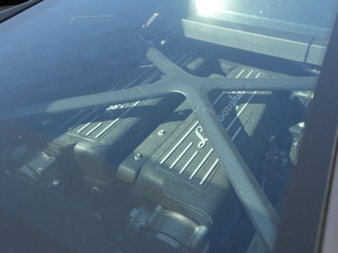 Used 2020 Lamborghini Huracan EVO image 12