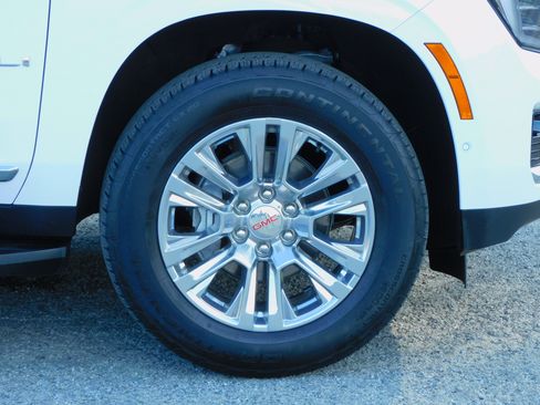 Used 2025 GMC Yukon Denali image 10