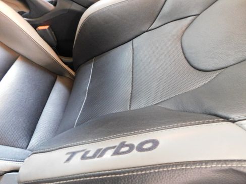 Used 2016 Hyundai Veloster Turbo image 10