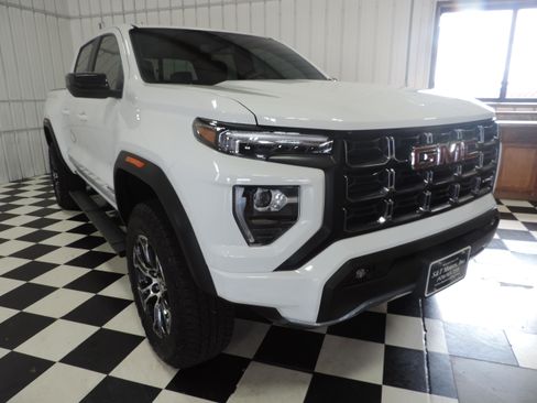 Used 2024 GMC Canyon AT4 image 6