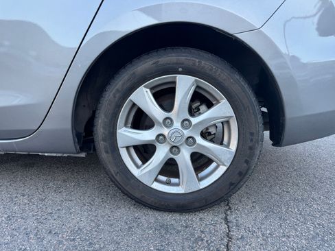 Used 2010 MAZDA MAZDA3 i Touring image 13