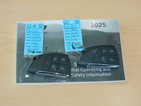 Used 2025 Chevrolet Silverado 1500 LT image 35