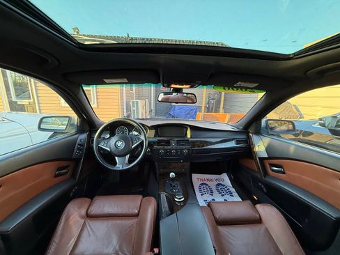 Used 2006 BMW 550i w/ M-Sport Package image 9