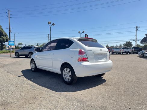 Used 2009 Hyundai Accent GS Hatchback FWD image 5