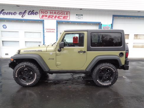 Used 2013 Jeep Wrangler Freedom Edition image 3