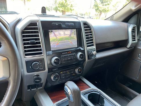 Used 2015 Ford F150 King Ranch image 21