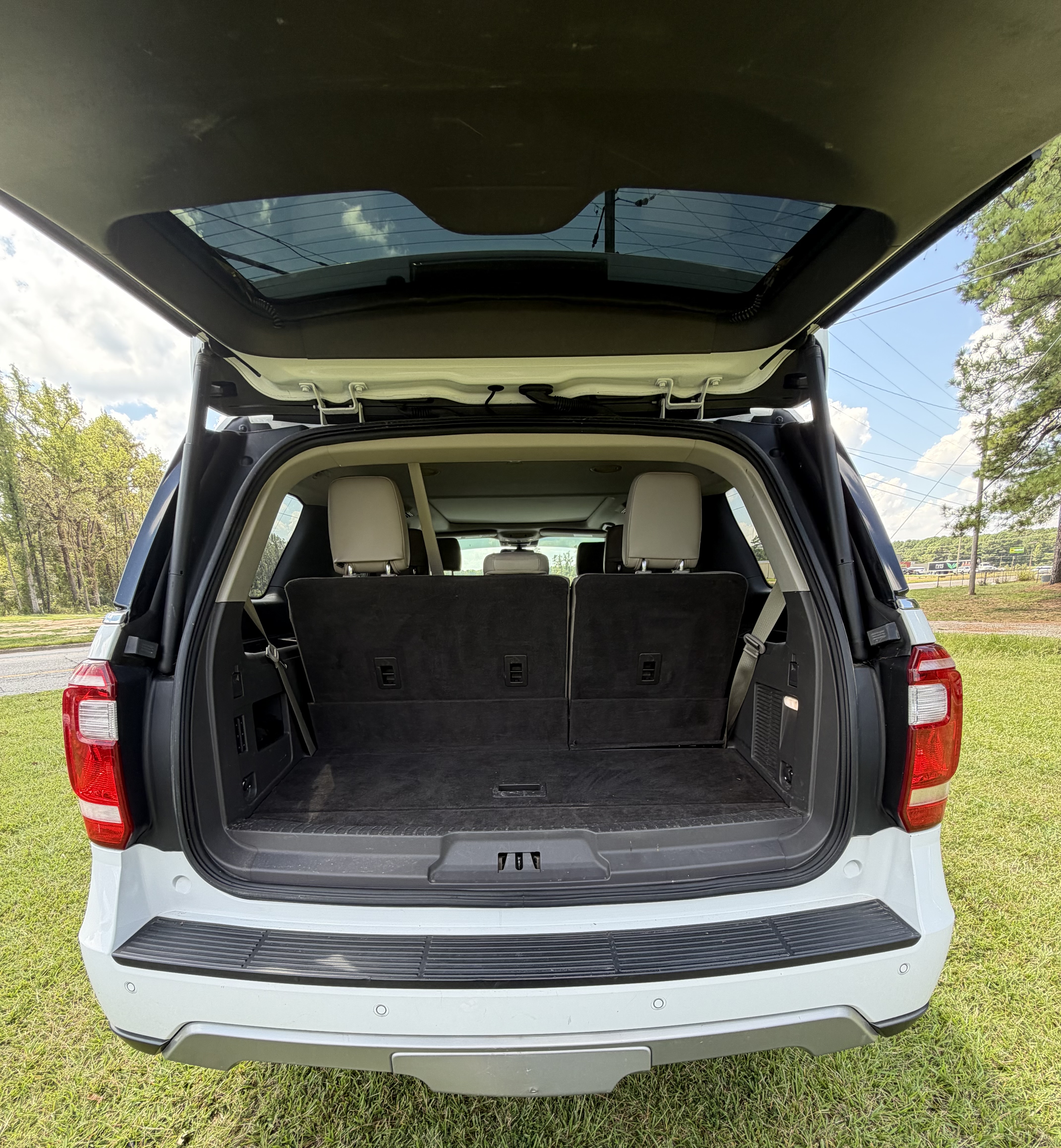 Used 2019 Ford Expedition 2WD XLT image 9