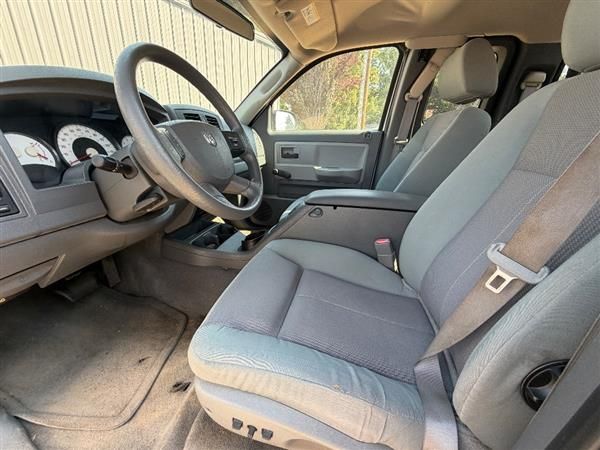 Used 2005 Dodge Dakota 2WD Club Cab ST image 4