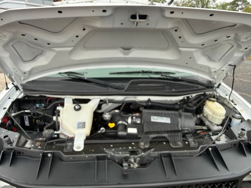 Used 2016 Chevrolet Express 2500 image 20
