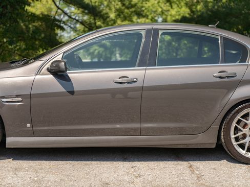 Used 2009 Pontiac G8 GT RWD image 12