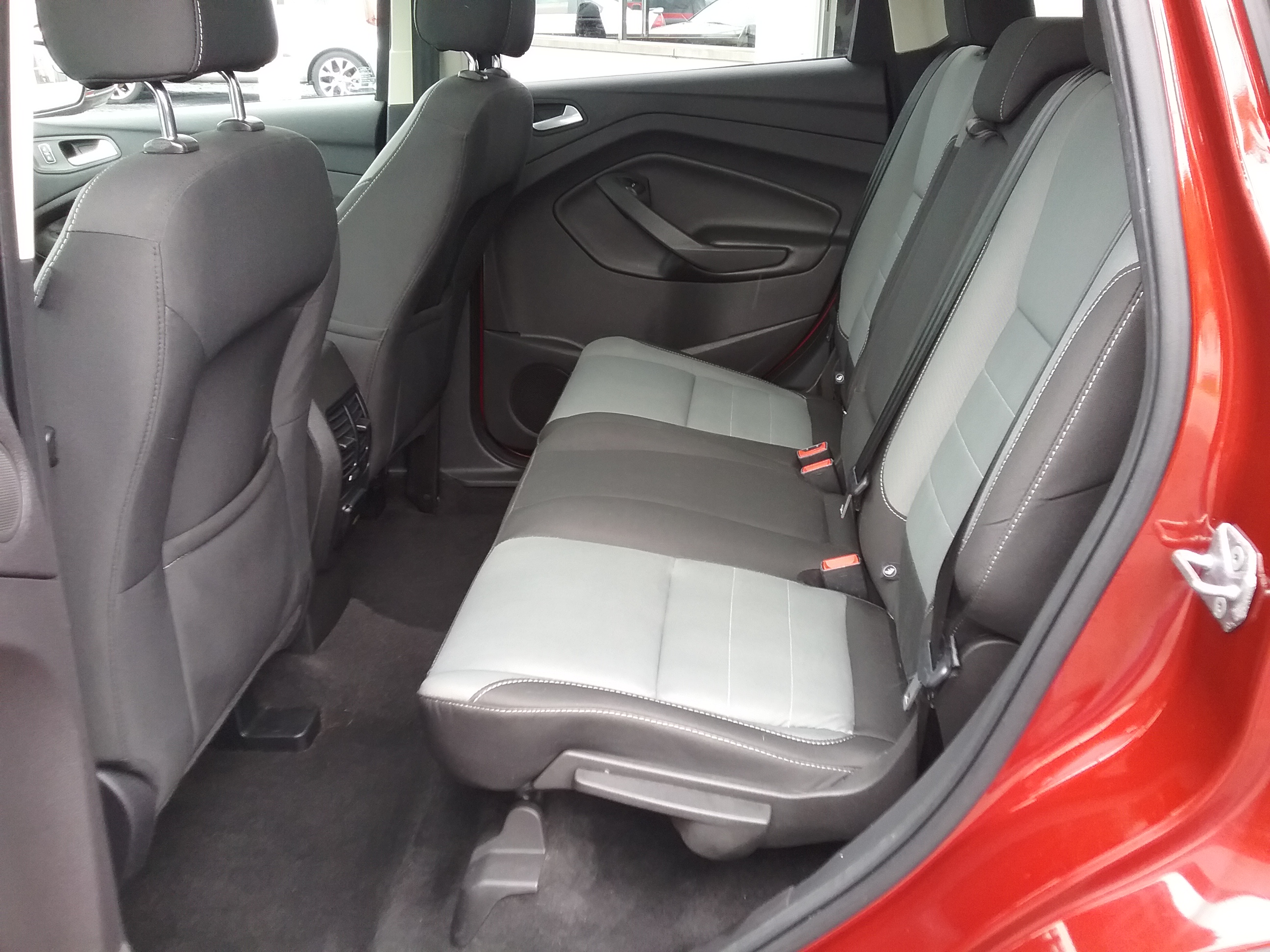 Used 2016 Ford Escape SE FWD image 6