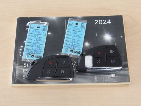 Used 2024 Chevrolet Silverado 2500 LT image 31