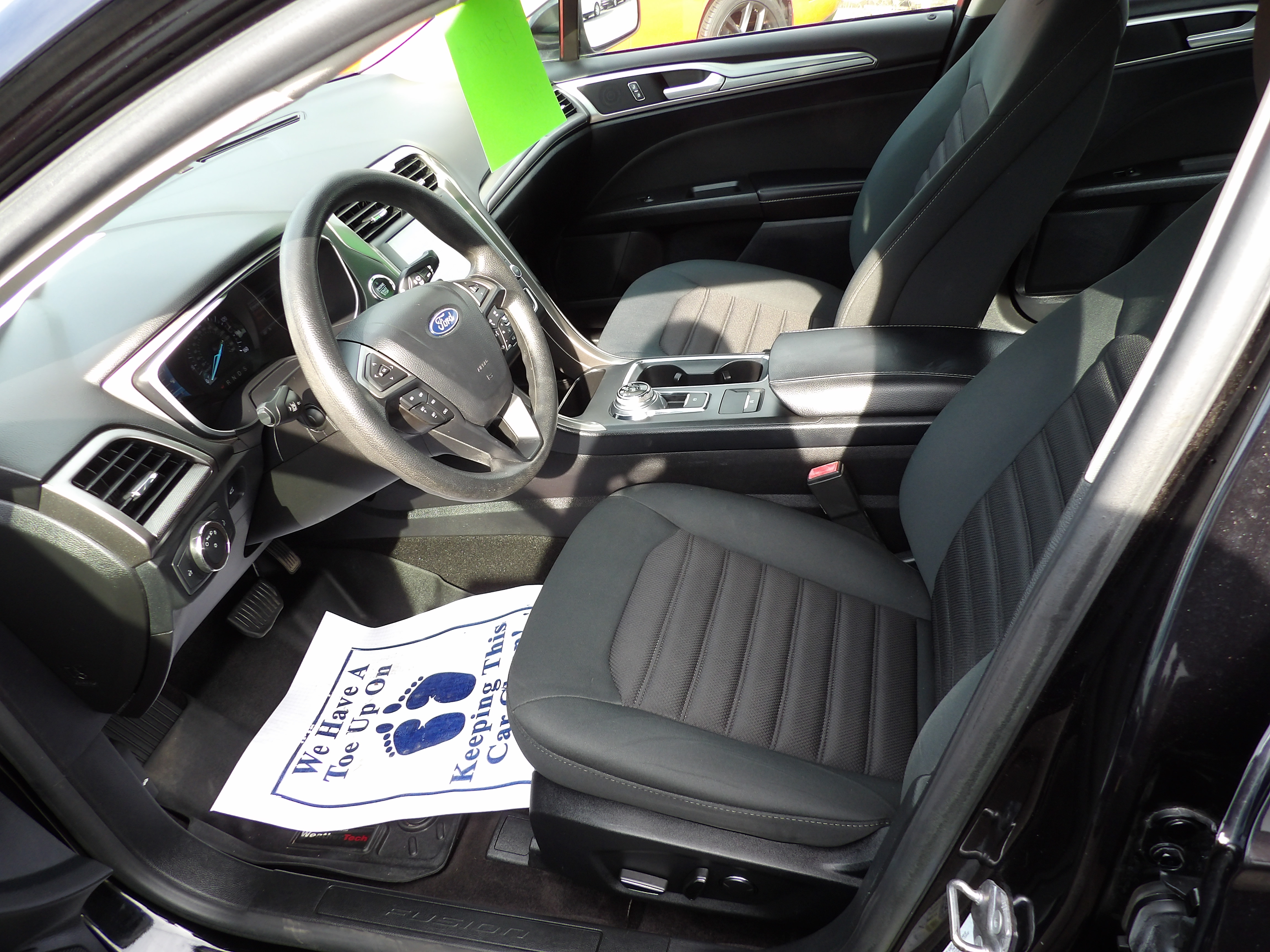 Used 2019 Ford Fusion SE FWD image 6