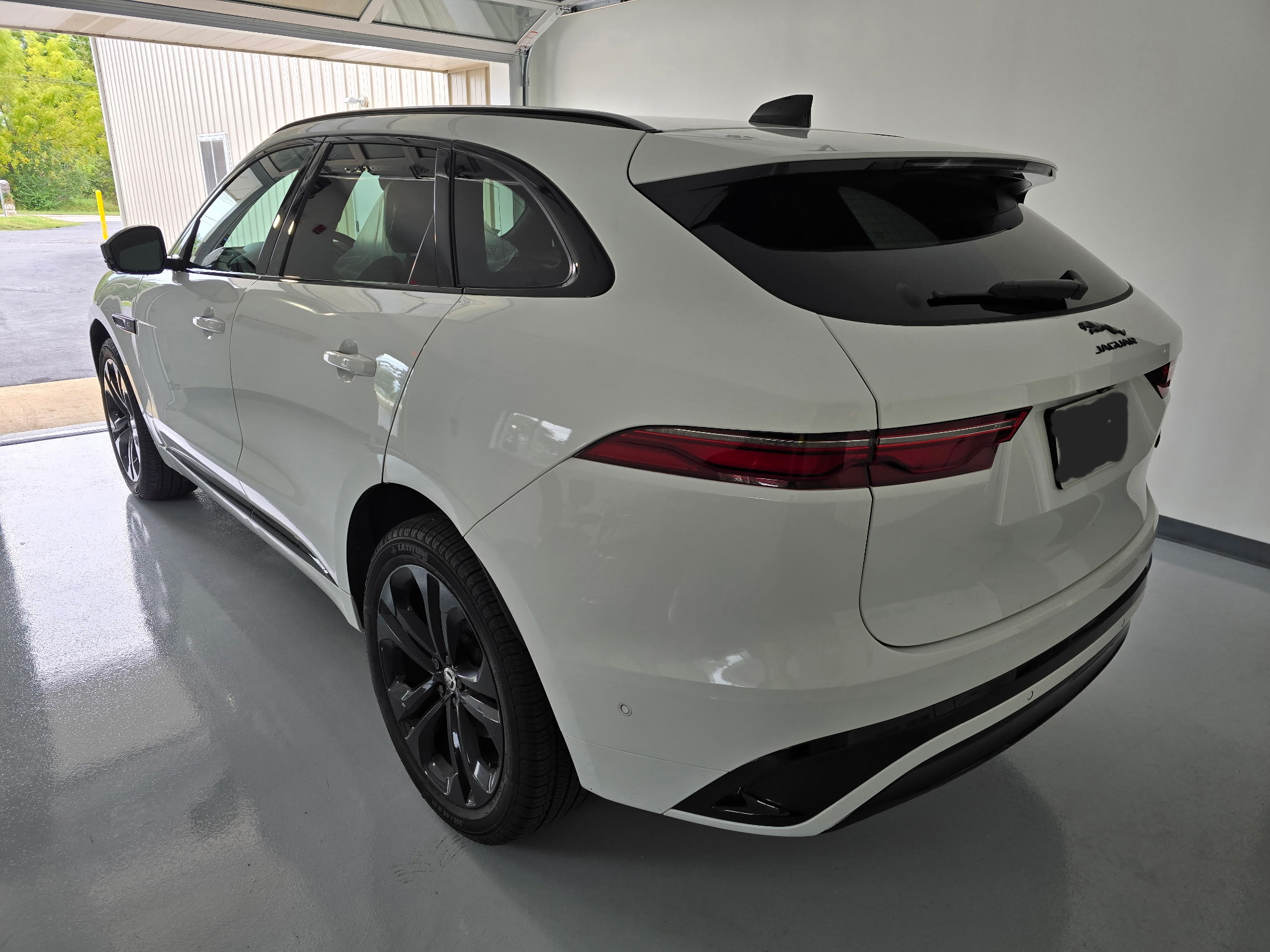 Used 2026 Jaguar F-PACE R-Dynamic S AWD/4WD image 8