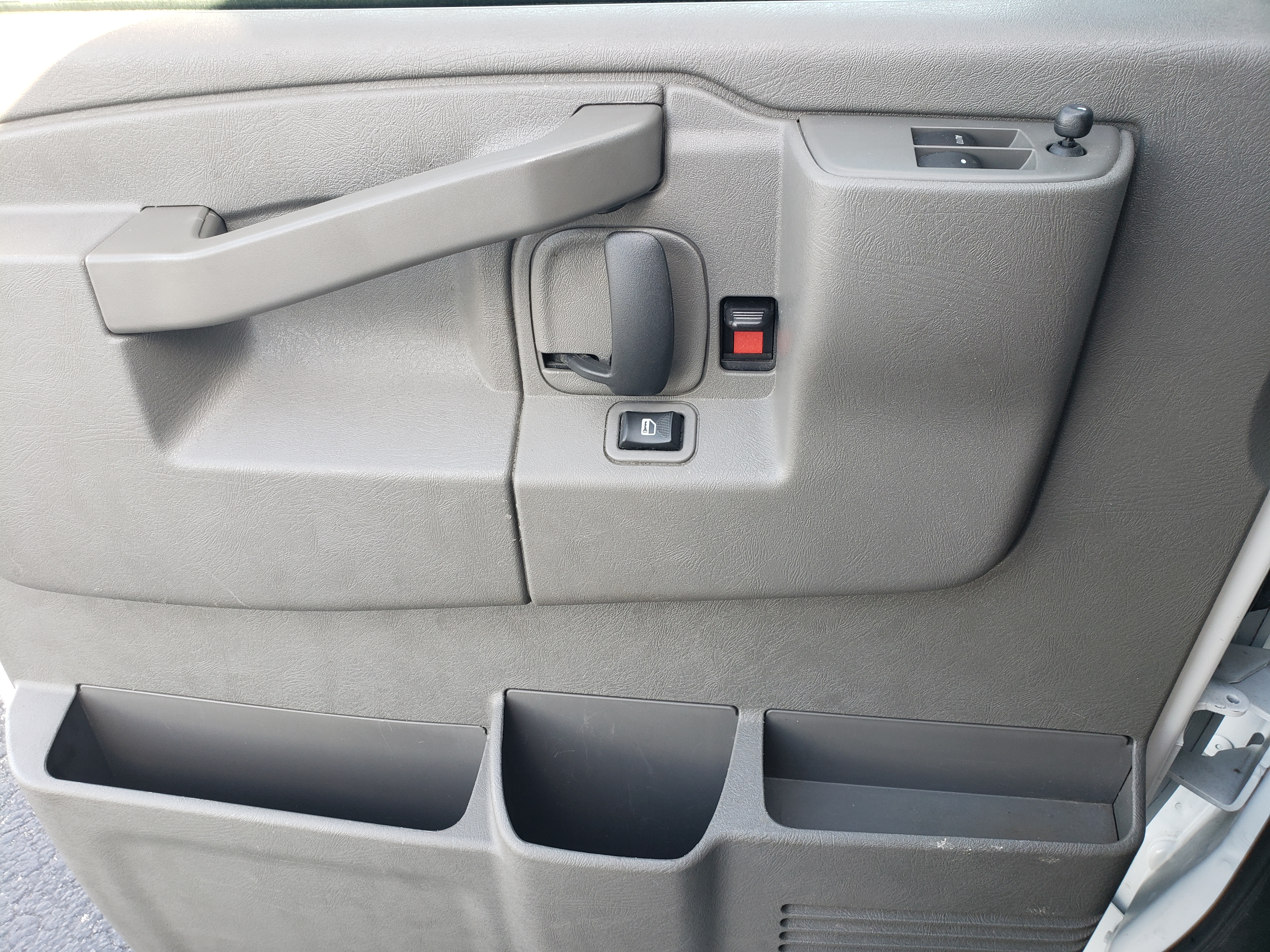 Used 2024 Chevrolet Express 2500 RWD image 11