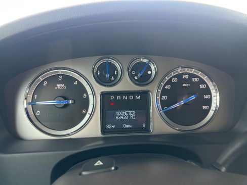 Used 2010 Cadillac Escalade Premium Luxury image 12