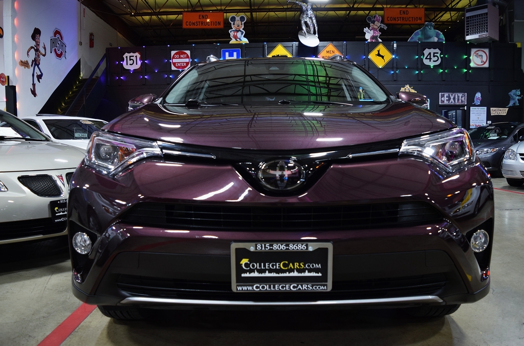 Used 2017 Toyota RAV4 Limited FWD image 10
