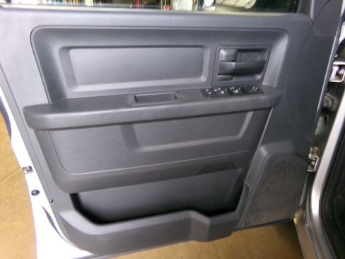 Used 2011 RAM 1500 4x4 Quad Cab image 16