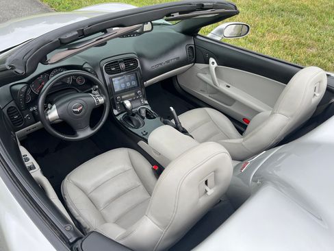 Used 2008 Chevrolet Corvette Convertible RWD image 8