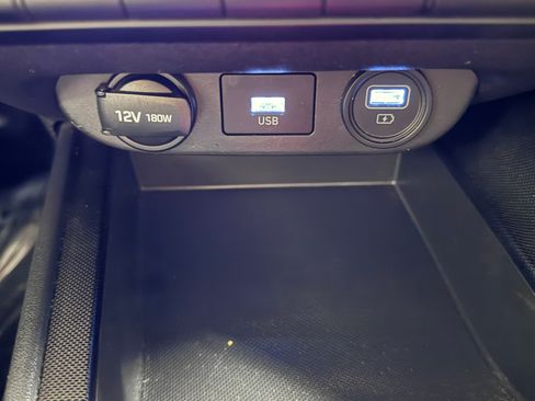 Used 2023 Hyundai Elantra SEL image 12