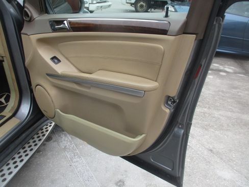 Used 2010 Mercedes-Benz GL 450 image 22