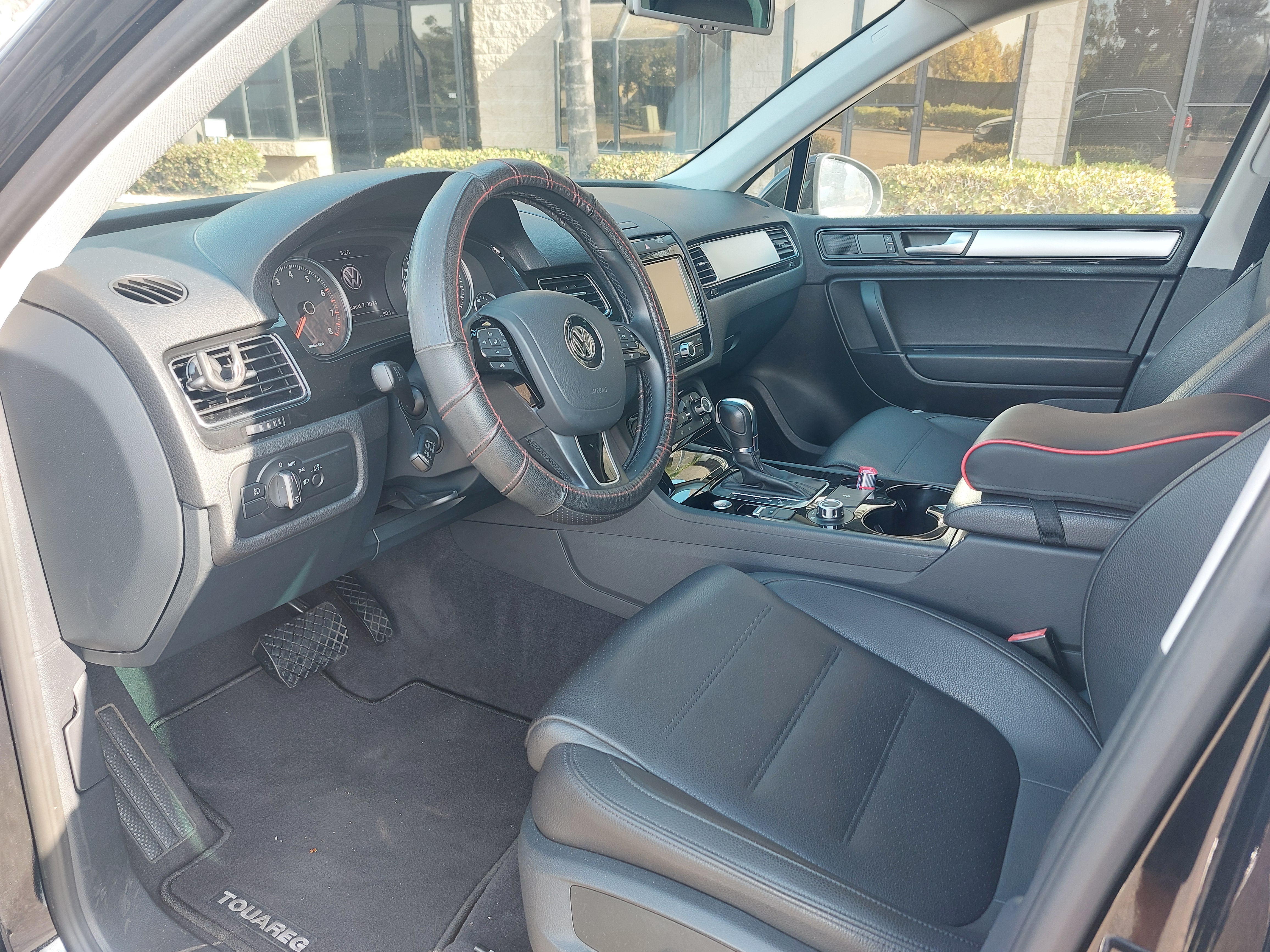 Used 2014 Volkswagen Touareg VR6 AWD/4WD image 7