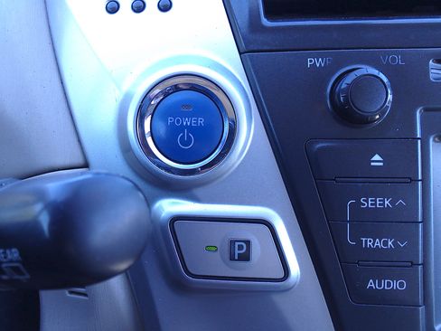 Used 2012 Toyota Prius V image 31