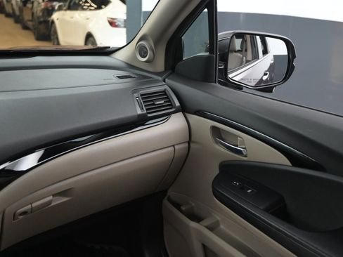 Used 2016 Honda Pilot Touring image 24