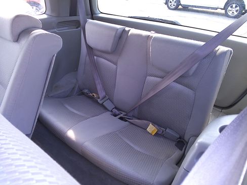 Used 2004 Toyota Highlander image 9