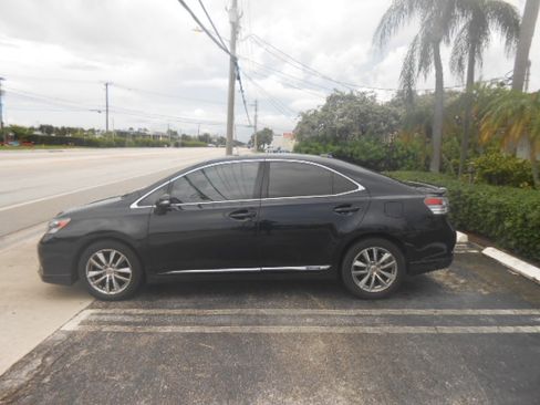 Used 2010 Lexus HS 250h Premium FWD image 2