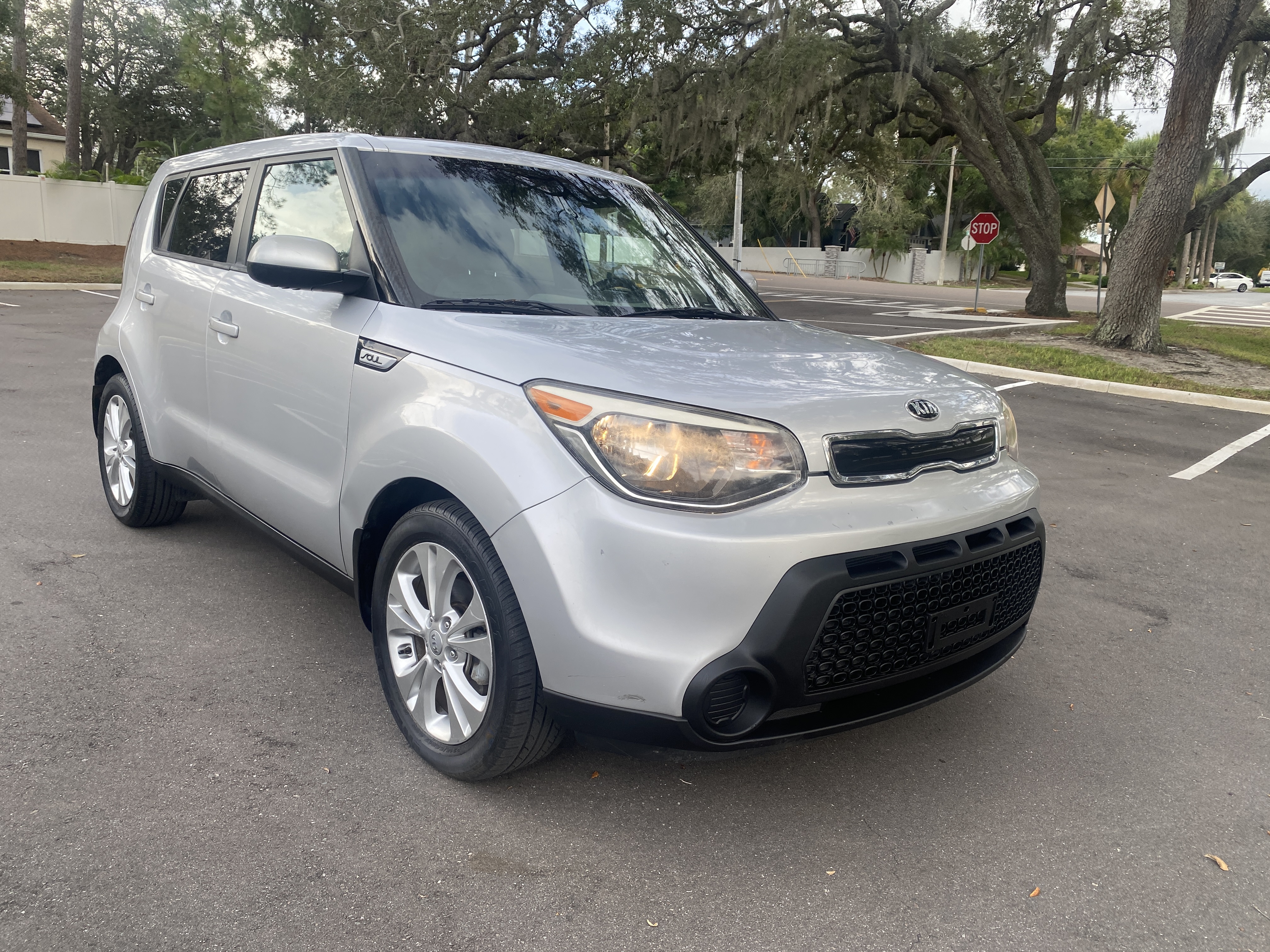 Used 2015 Kia Soul + FWD image 1