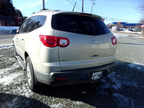Used 2011 Chevrolet Traverse Limited LT image 7