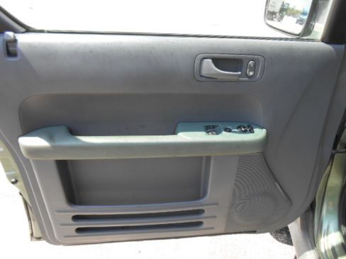 Used 2005 Honda Element 2WD LX image 13